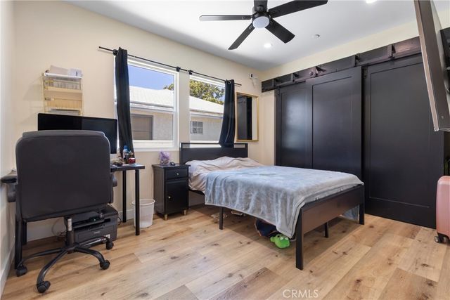 6952 Cozycroft Avenue, Winnetka, CA 91306