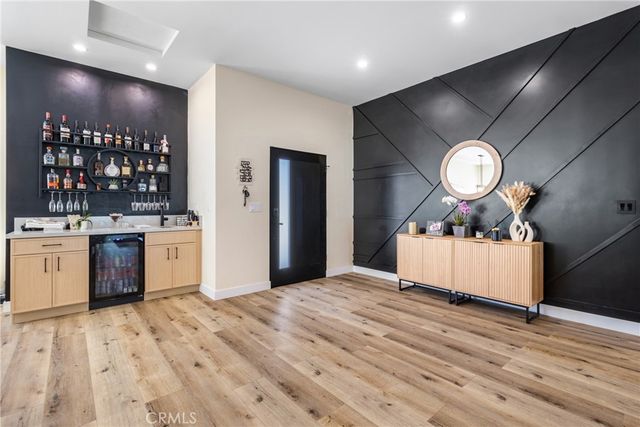 6952 Cozycroft Avenue, Winnetka, CA 91306