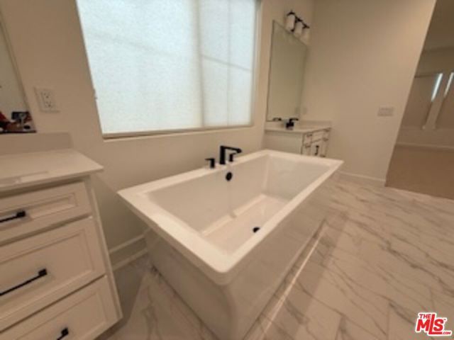 11763 Quailrun Ct., Chatsworth (los Angeles), CA 91311