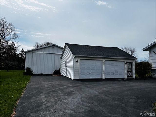 2898 Tallman Street, Wheatfield, NY 14132