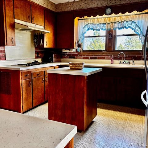 2898 Tallman Street, Wheatfield, NY 14132