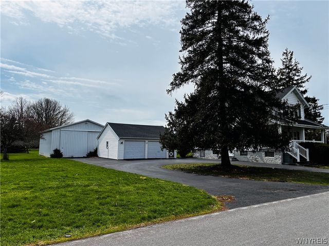 2898 Tallman Street, Wheatfield, NY 14132