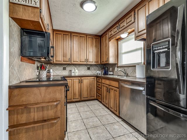 320 S 41ST West Avenue, Tulsa, OK 74127