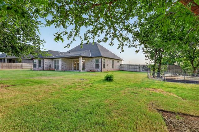 2580 Hayfield Way, Guthrie, OK 73044
