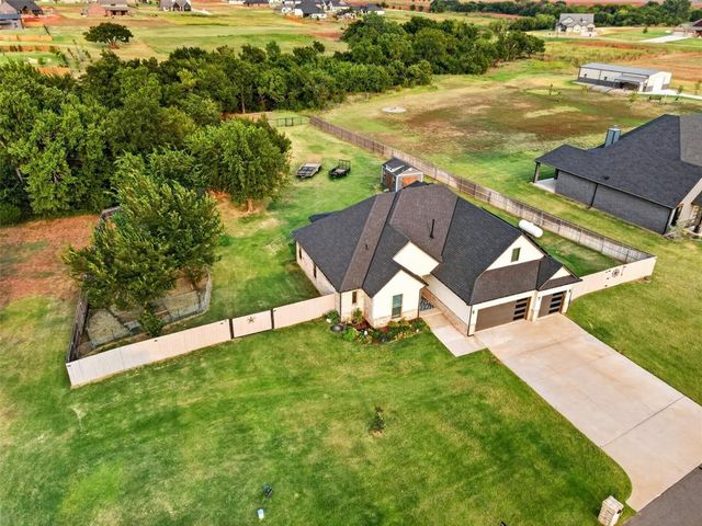 2580 Hayfield Way, Guthrie, OK 73044