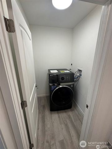 14616 Ash Way, Lynnwood, WA 98087