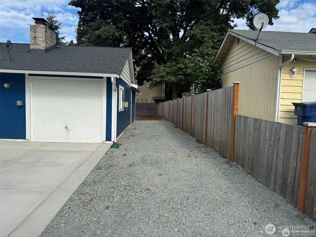 14616 Ash Way, Lynnwood, WA 98087