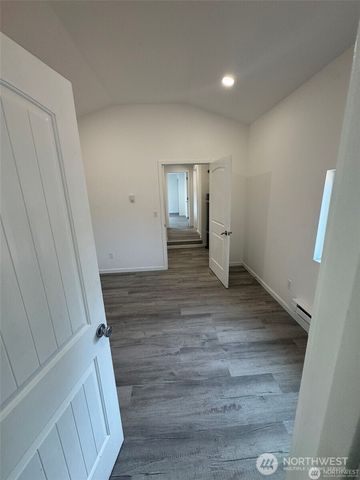 14616 Ash Way, Lynnwood, WA 98087