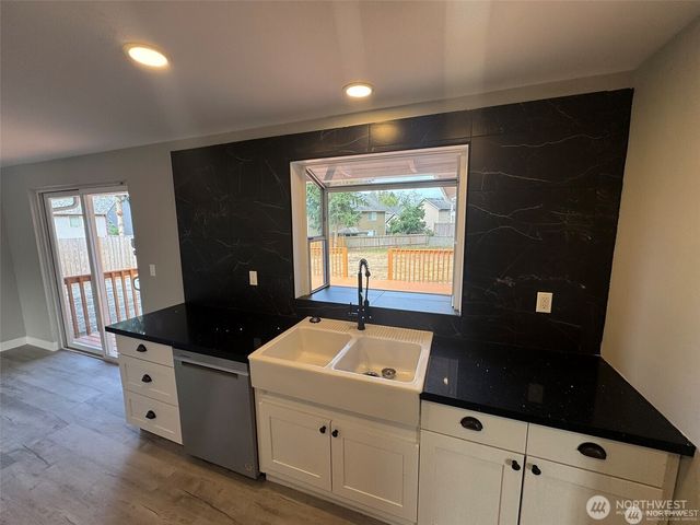 14616 Ash Way, Lynnwood, WA 98087