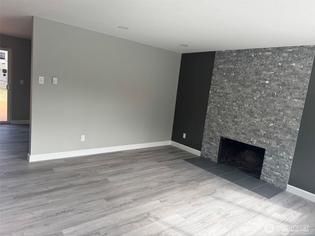 14616 Ash Way, Lynnwood, WA 98087