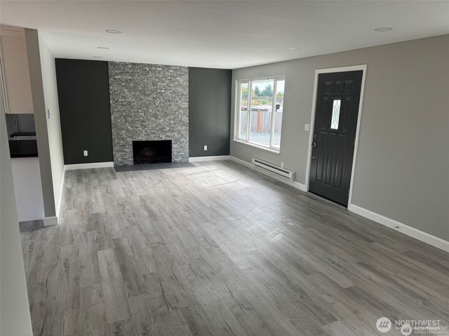 14616 Ash Way, Lynnwood, WA 98087