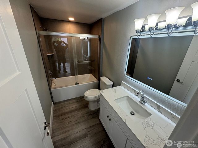 14616 Ash Way, Lynnwood, WA 98087