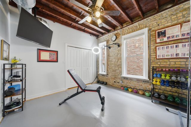 827 N Damen Avenue, Chicago, IL 60622