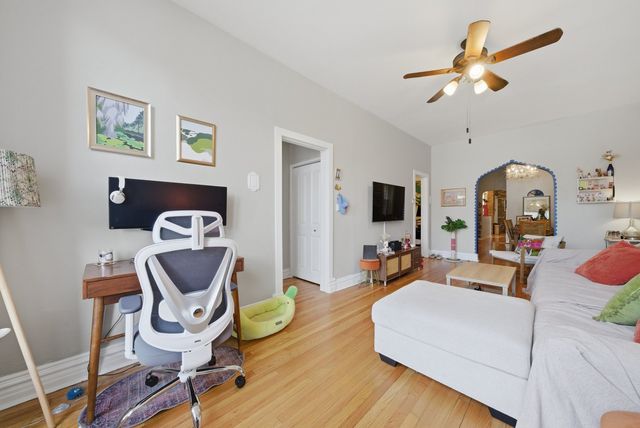 827 N Damen Avenue, Chicago, IL 60622