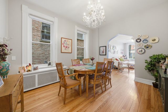 827 N Damen Avenue, Chicago, IL 60622