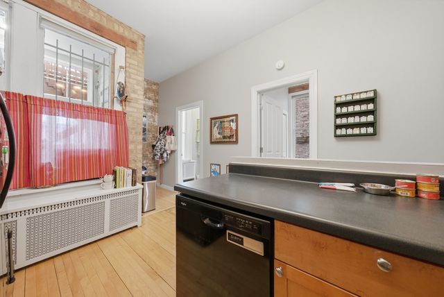 827 N Damen Avenue, Chicago, IL 60622