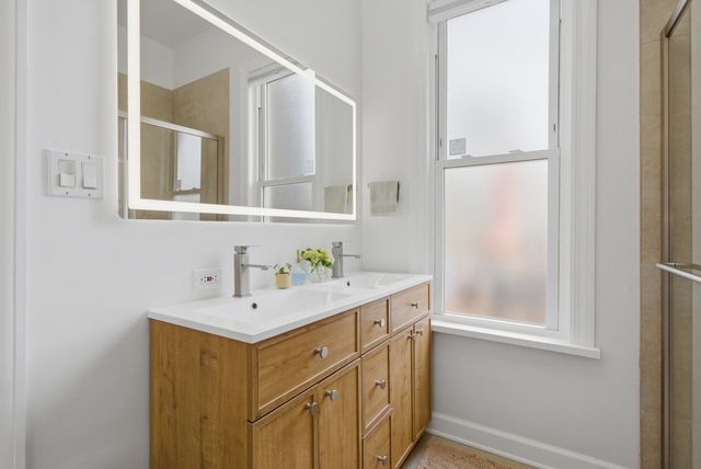 827 N Damen Avenue, Chicago, IL 60622