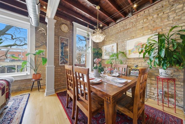 827 N Damen Avenue, Chicago, IL 60622