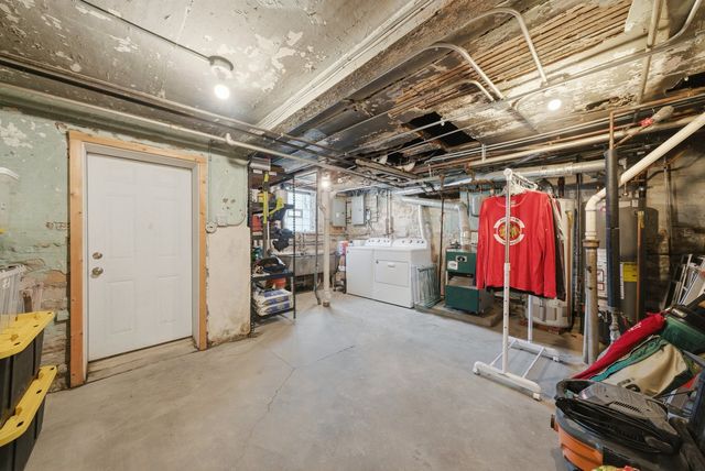 827 N Damen Avenue, Chicago, IL 60622