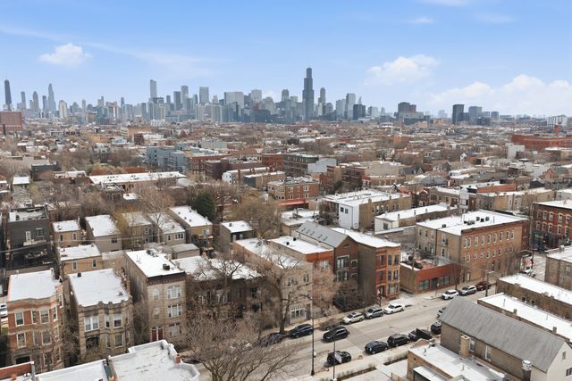 827 N Damen Avenue, Chicago, IL 60622