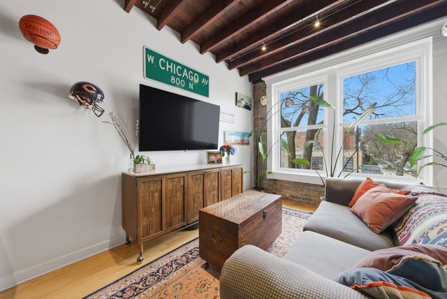 827 N Damen Avenue, Chicago, IL 60622