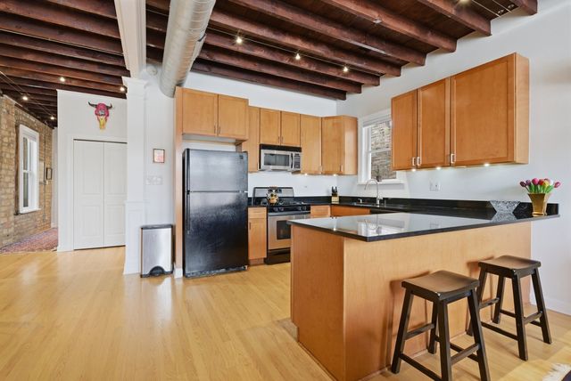 827 N Damen Avenue, Chicago, IL 60622