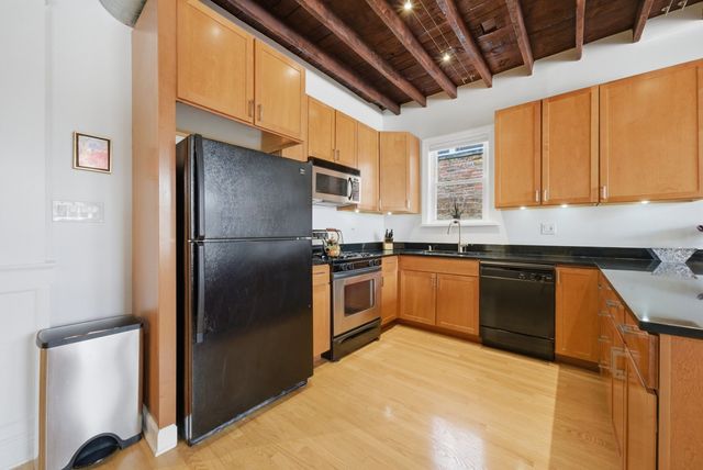 827 N Damen Avenue, Chicago, IL 60622