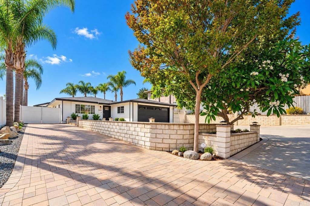 2421 Green Meadow Way, Vista, CA 92083 — photo 2