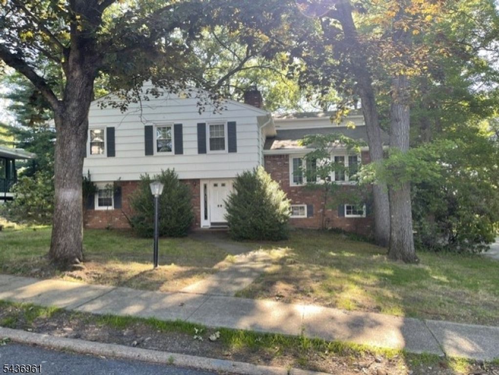 68 Dartmouth Rd, Wayne Twp., NJ 07470