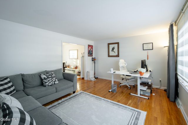 933 E Pine Hill Drive, Guilderland, NY 12303