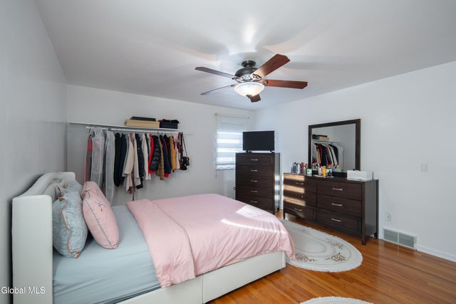 933 E Pine Hill Drive, Guilderland, NY 12303