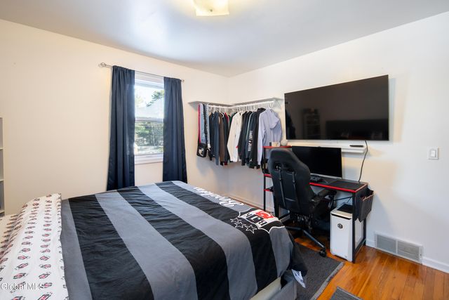 933 E Pine Hill Drive, Guilderland, NY 12303