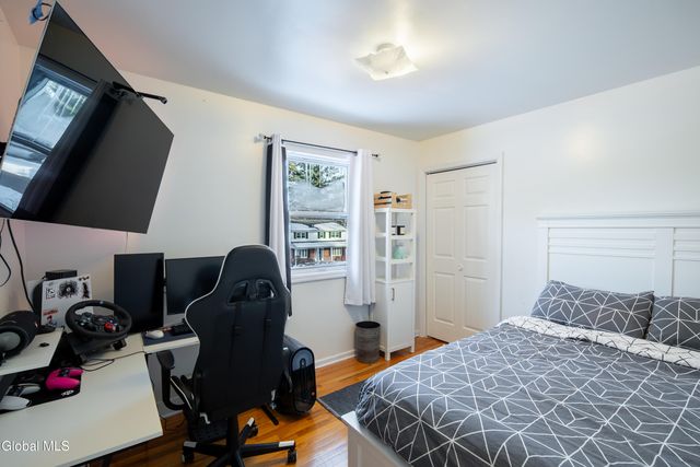 933 E Pine Hill Drive, Guilderland, NY 12303