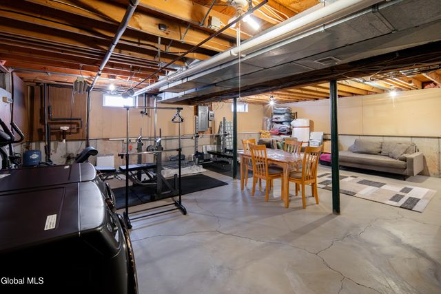 933 E Pine Hill Drive, Guilderland, NY 12303