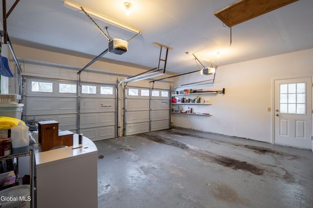 933 E Pine Hill Drive, Guilderland, NY 12303