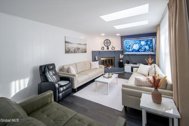 933 E Pine Hill Drive, Guilderland, NY 12303