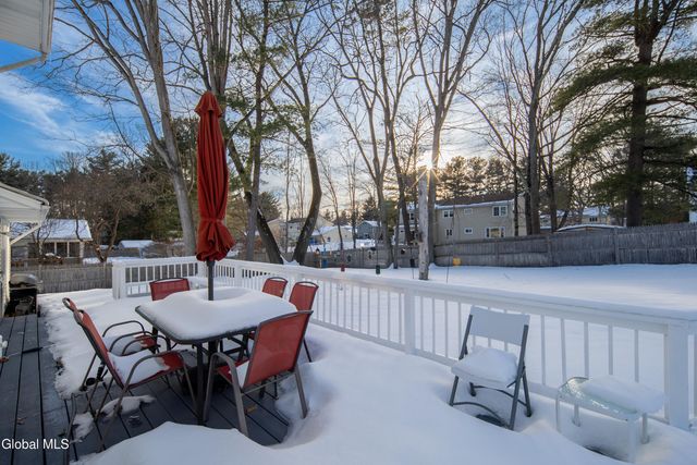 933 E Pine Hill Drive, Guilderland, NY 12303