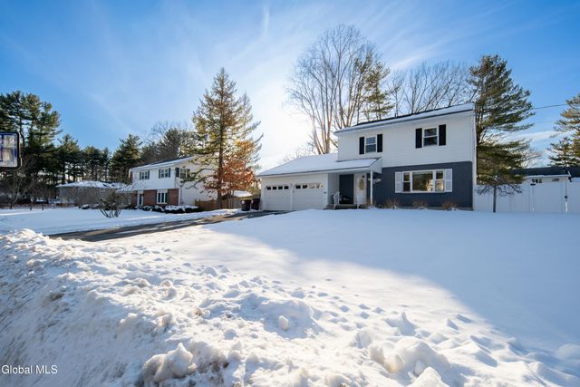 933 E Pine Hill Drive, Guilderland, NY 12303