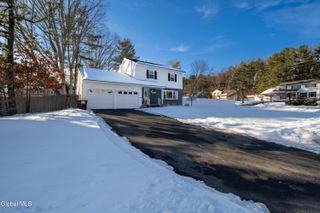 933 E Pine Hill Drive, Guilderland, NY 12303