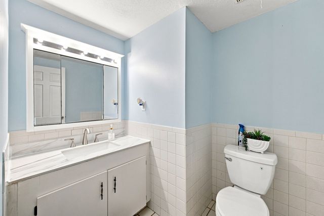 95 Commons Dr 107, Shrewsbury, MA 01545