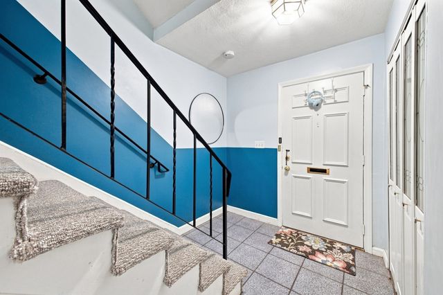 95 Commons Dr 107, Shrewsbury, MA 01545