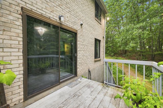 95 Commons Dr 107, Shrewsbury, MA 01545