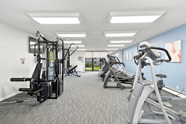 95 Commons Dr 107, Shrewsbury, MA 01545