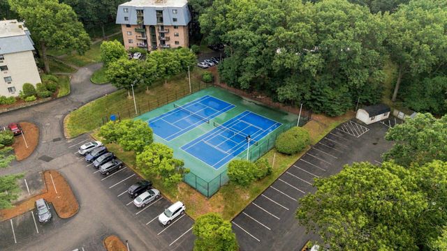 95 Commons Dr 107, Shrewsbury, MA 01545