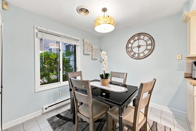 95 Commons Dr 107, Shrewsbury, MA 01545