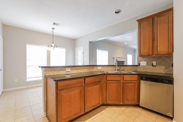 2544 Pelican Drive, Seabrook, TX 77586