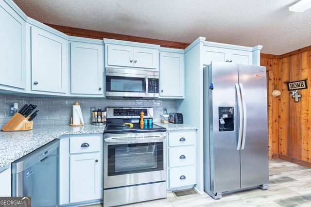 1670 Beaver Dam Road, Odum, GA 31555