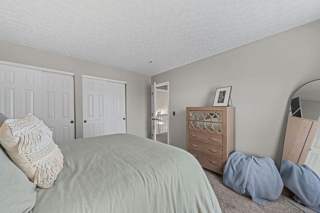 4398 Resaca Drive, Grove City, OH 43123