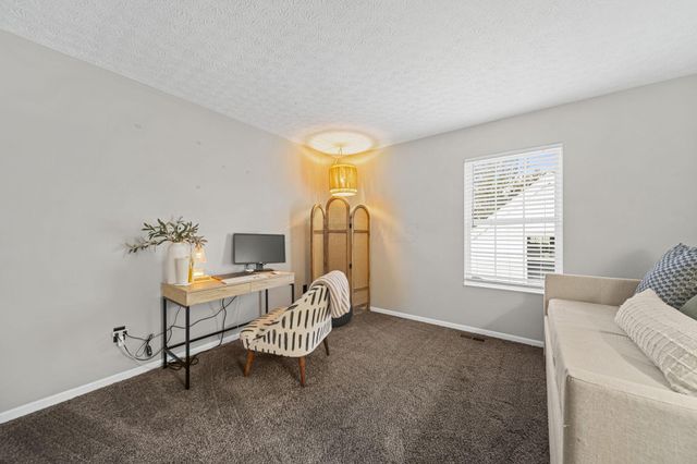 4398 Resaca Drive, Grove City, OH 43123