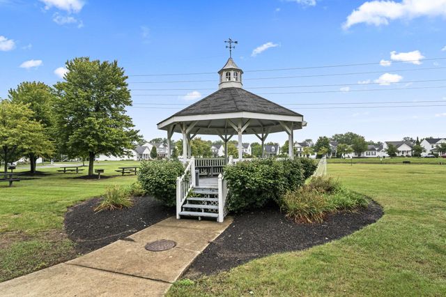 4398 Resaca Drive, Grove City, OH 43123